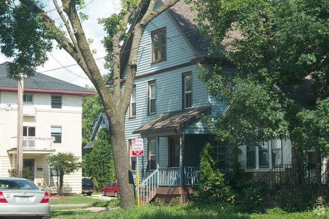 Building Photo - 519 E Johnson St