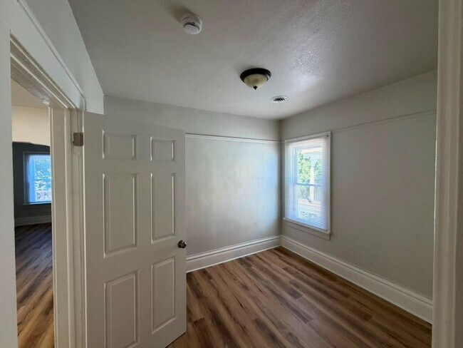 Foto del edificio - 3356 N Buffum St