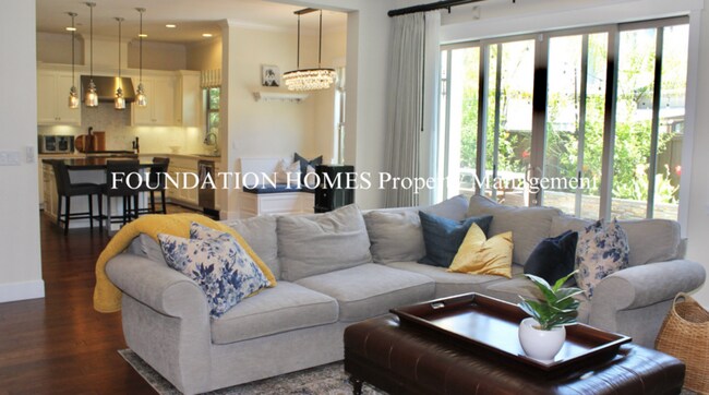 Building Photo - 12 Avocet Ct