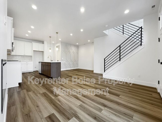 Foto del edificio - 450 E Presidio Ln