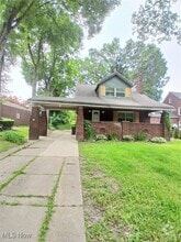 Building Photo - 711 Anoka Ln