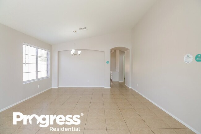 Foto del edificio - 11426 W Davis Ln