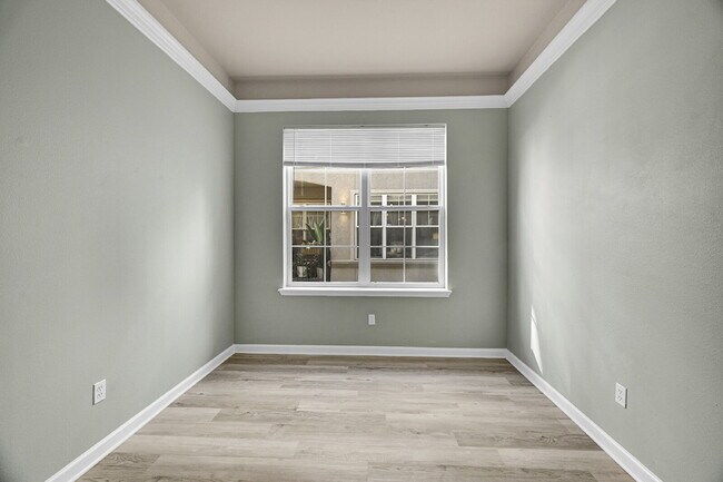 Building Photo - $2,295.00, 2-bed, 2-bath located in Denver...