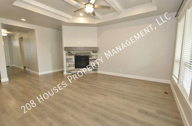 Foto del edificio - Immaculate Single-Level Home in Hazelwood ...