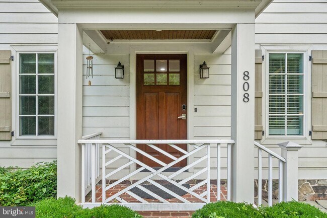 Foto del edificio - 808 Swinks Mill Rd