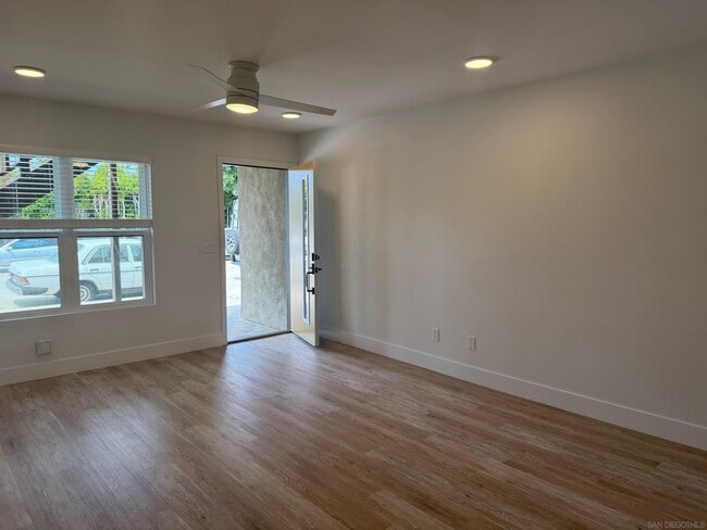 Building Photo - 6051 La Jolla Hermosa Ave