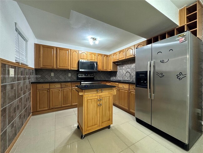 Foto del edificio - 6480 W 27th Ct