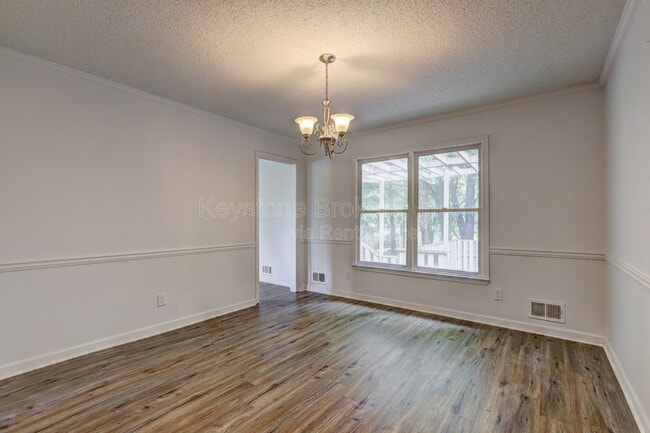 Building Photo - 212 Clarkdell Dr