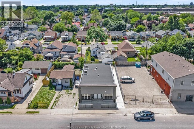 Photo du bâtiment - 1657 Drouillard Rd