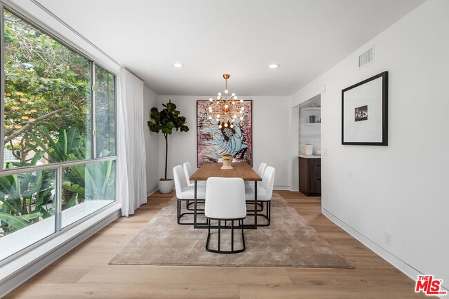 Building Photo - 301 Rexford Dr