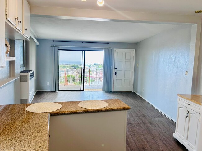 Building Photo - 25072 Alicia Dr