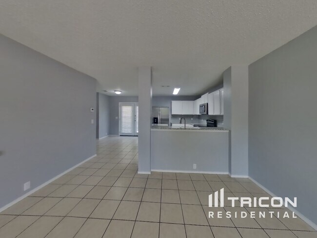 Foto del edificio - 7191 Radcliff Dr