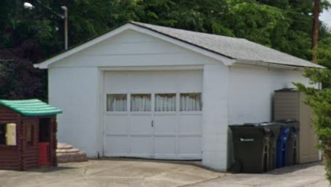 Building Photo - 2204 Winterberry Dr