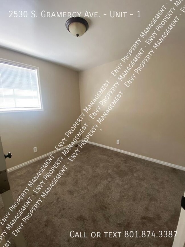 Foto del edificio - 2530 S Gramercy Ave