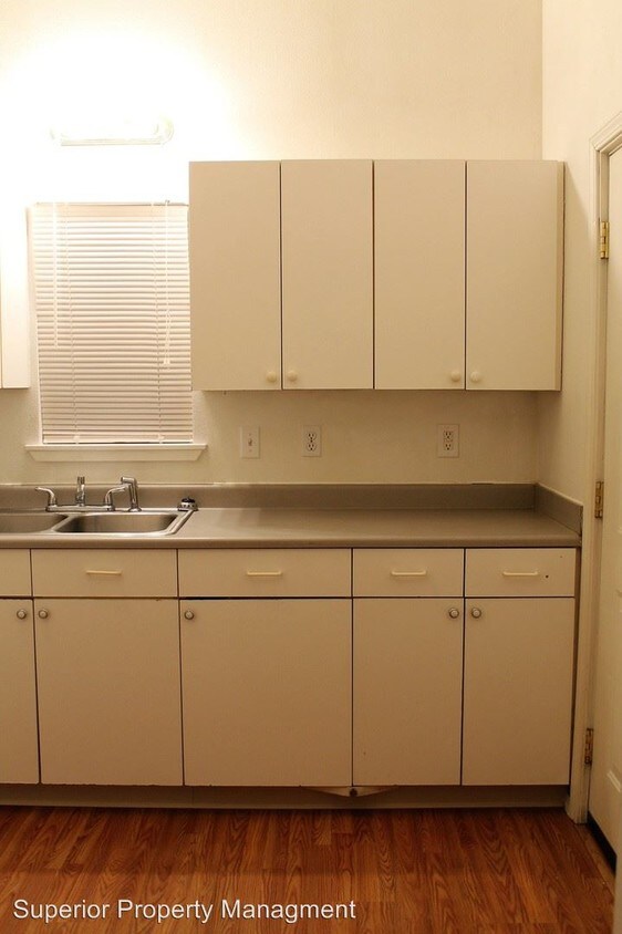 Foto principal - 820 E Denver St