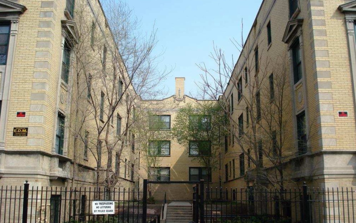Primary Photo - 4834 W Adams St