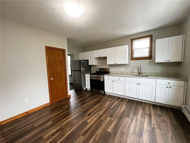 Building Photo - 44 Summit St