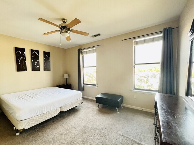 Foto del edificio - 495 S Front St - Unit#301