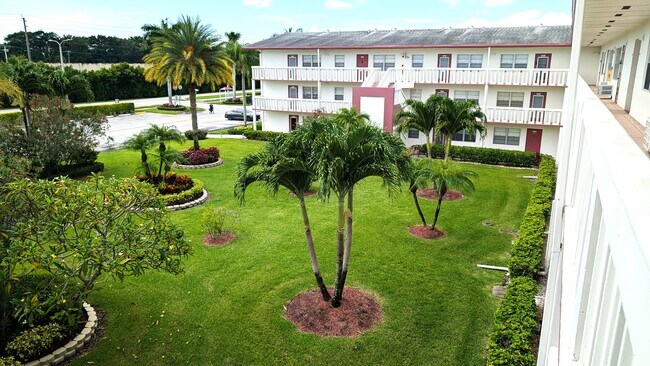 Foto del edificio - 542 Fanshaw M