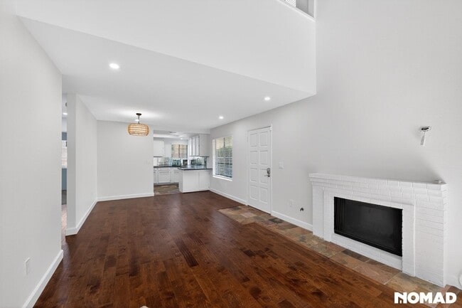 Building Photo - 2893 Sanford Ln