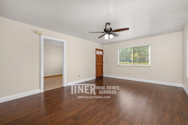 Building Photo - Well Maintained Citrus Heights Gem