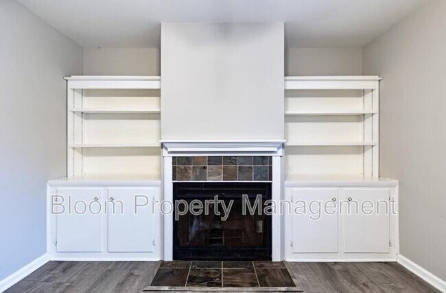 Foto del edificio - 579 Travelers Blvd