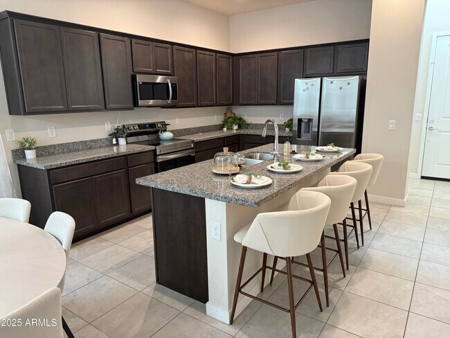 Foto del edificio - 1193 E Spruce Dr