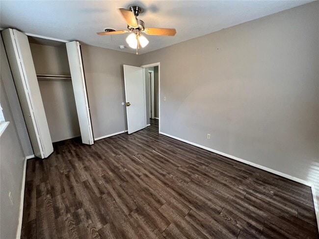 Building Photo - 817 S Kelly Ave