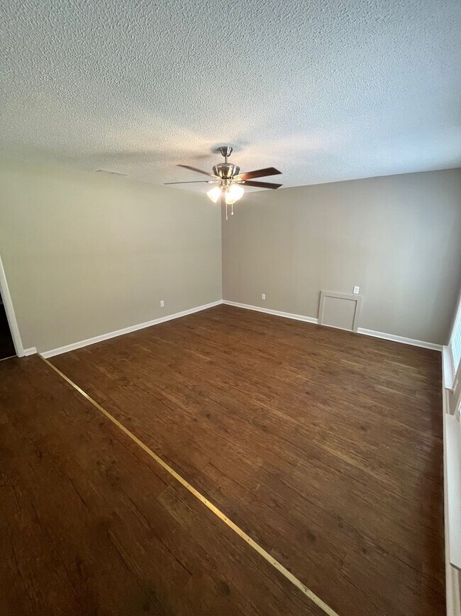 Foto del edificio - 198 Wendwood Dr