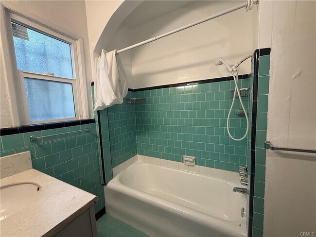 Foto del edificio - 244 W 49th St