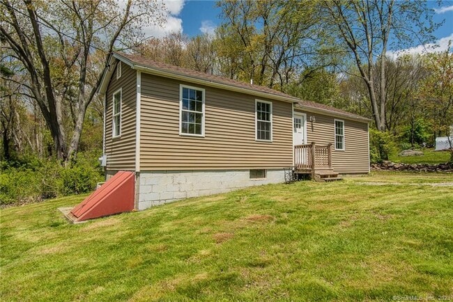 Building Photo - 502 Stearns St
