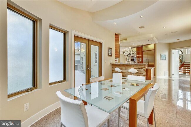 Foto del edificio - 6600 80th Pl