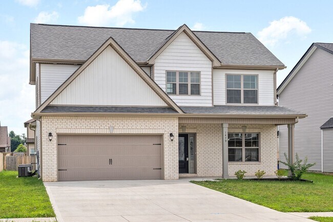 Building Photo - Dog Friendly Four Bedroom Near I24!