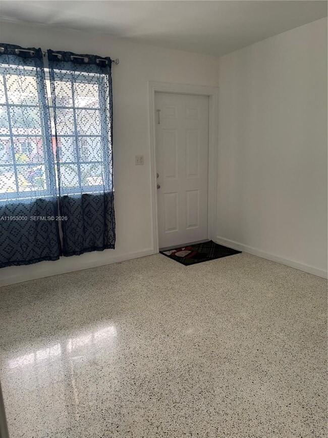 Building Photo - 3121 SW 2nd St