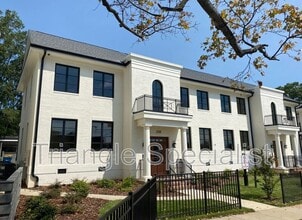 Building Photo - 2018 Smallwood Dr