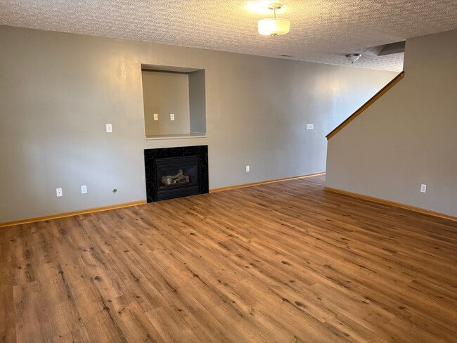 Foto del edificio - Charming 3 bedroom, 2.5 bath home located in Lehner Woods