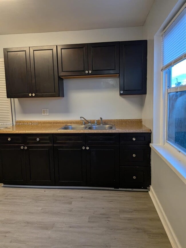 Foto del edificio - 2132 McKinley St