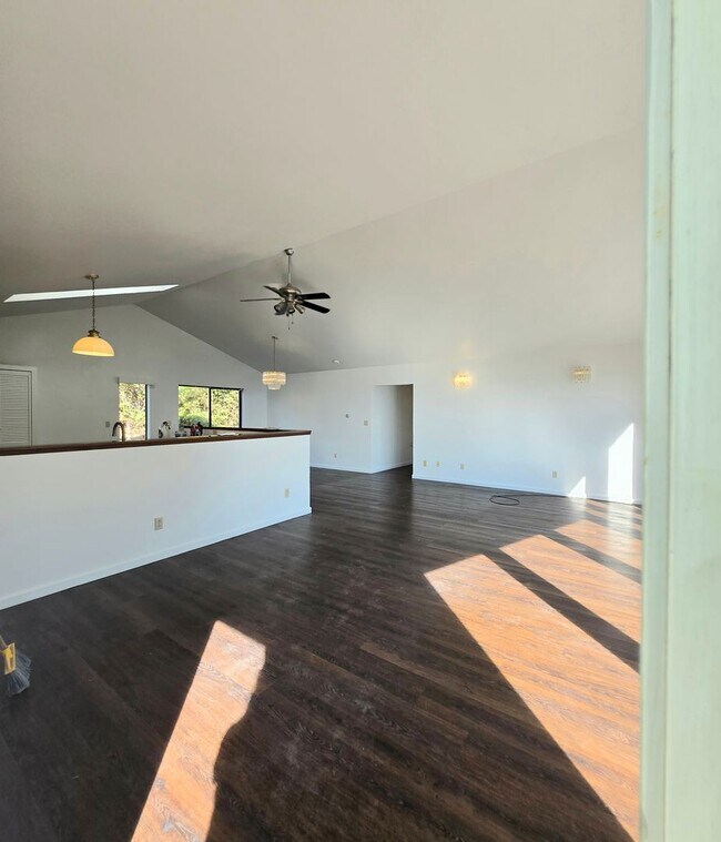 Foto del edificio - 111 Finch Ln