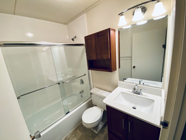 Photo - AMBERSON PLAZA Apartments