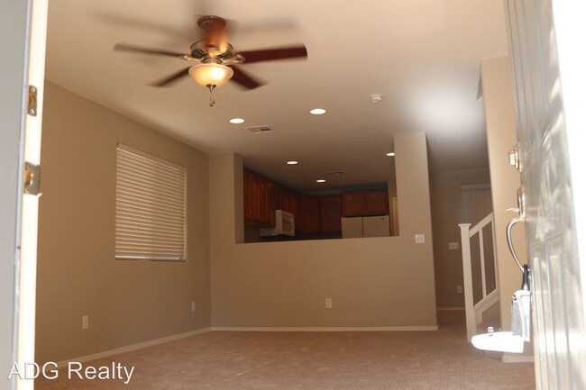 Building Photo - 985 Grand Cerritos Ave