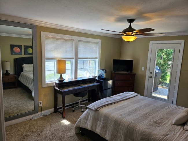 Foto del edificio - 14949 Hook Hollow Rd