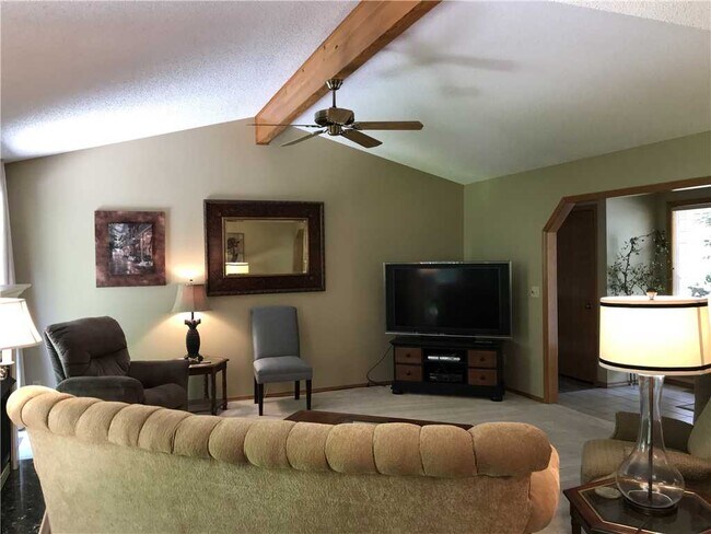 Foto del edificio - 7 Angus Ln