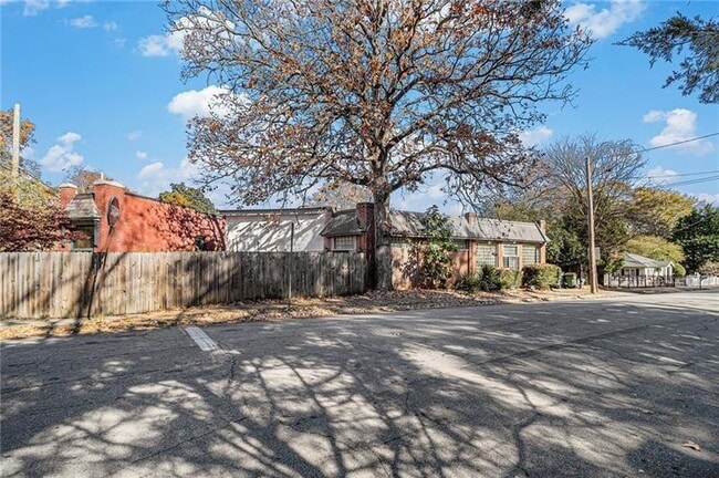 Foto del edificio - 1112 Delaware Ave SE