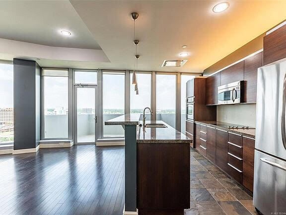 Building Photo - 5900 Mosteller Dr