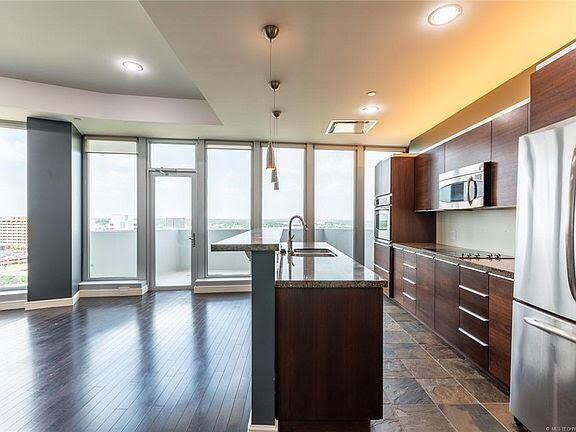 Foto del edificio - 5900 Mosteller Dr