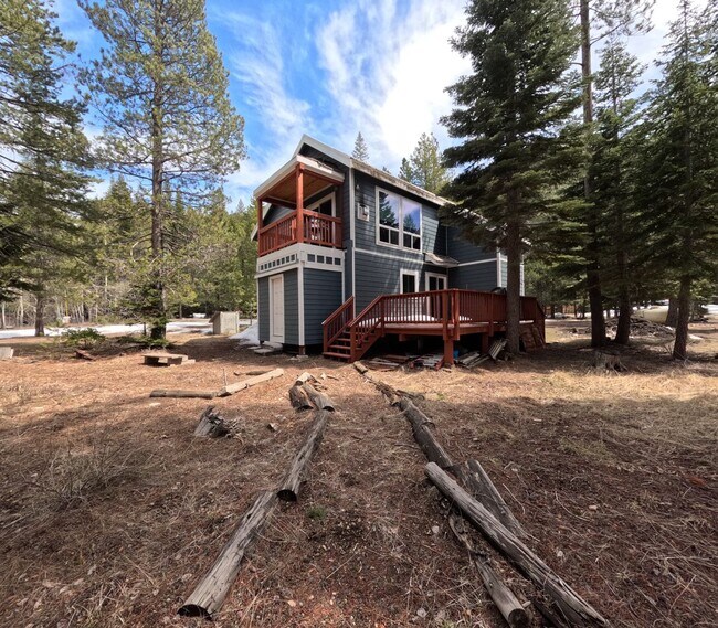 Foto del edificio - Private Truckee River Home