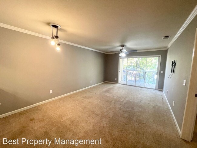 Building Photo - 2 br, 2 bath House - 1446 Chateau Cmn #206