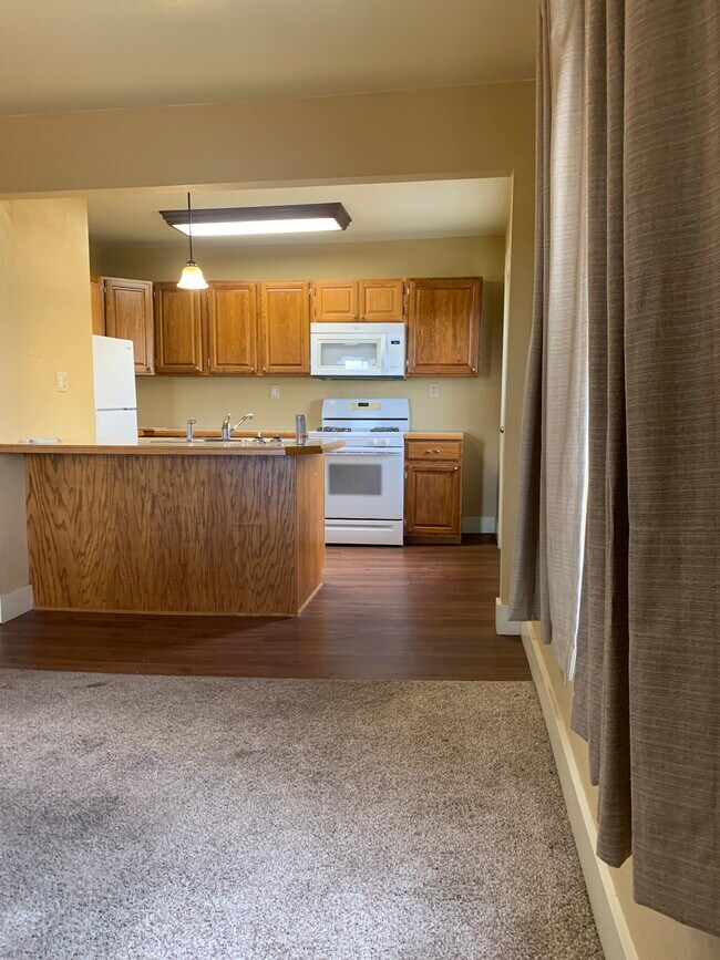 1318 E 19th St Unit 4 all utilities included, Cheyenne, WY 82001