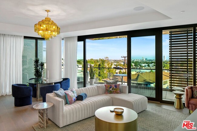 Foto del edificio - 8420 W Sunset Blvd