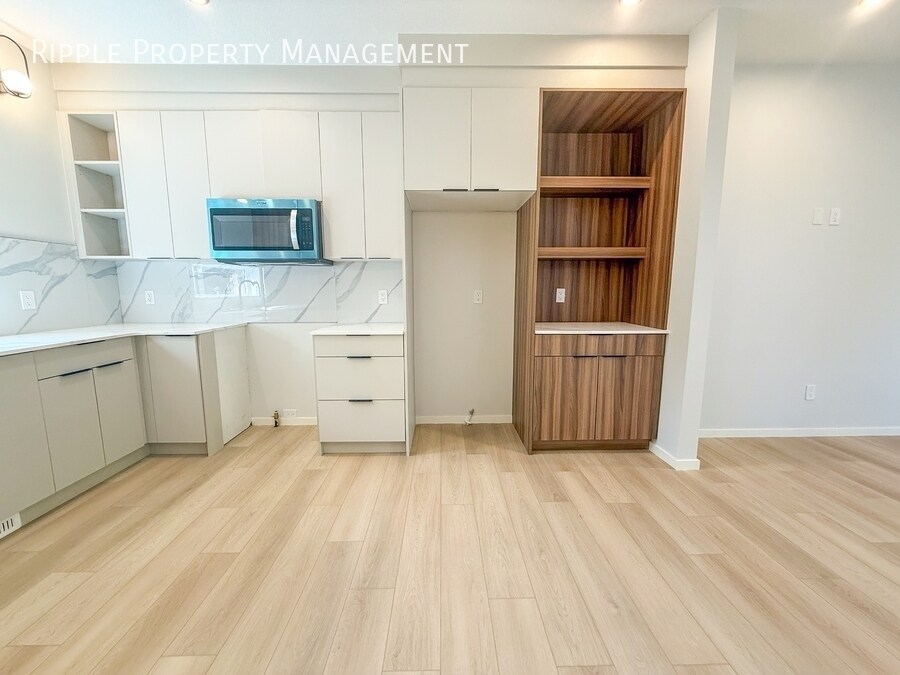Photo principale - 9303-9123 123 Ave NW